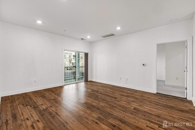 Building Photo - 714 Stiller Ln