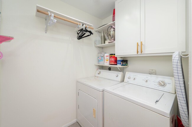 Building Photo - 4522 Parkwood Ln