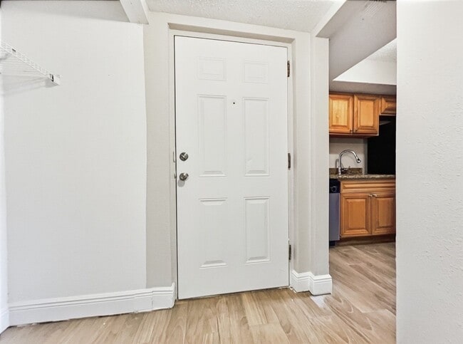 Building Photo - 2/2 Condo in Millenium Palms