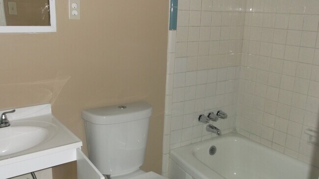 Building Photo - 673 W Raines Rd