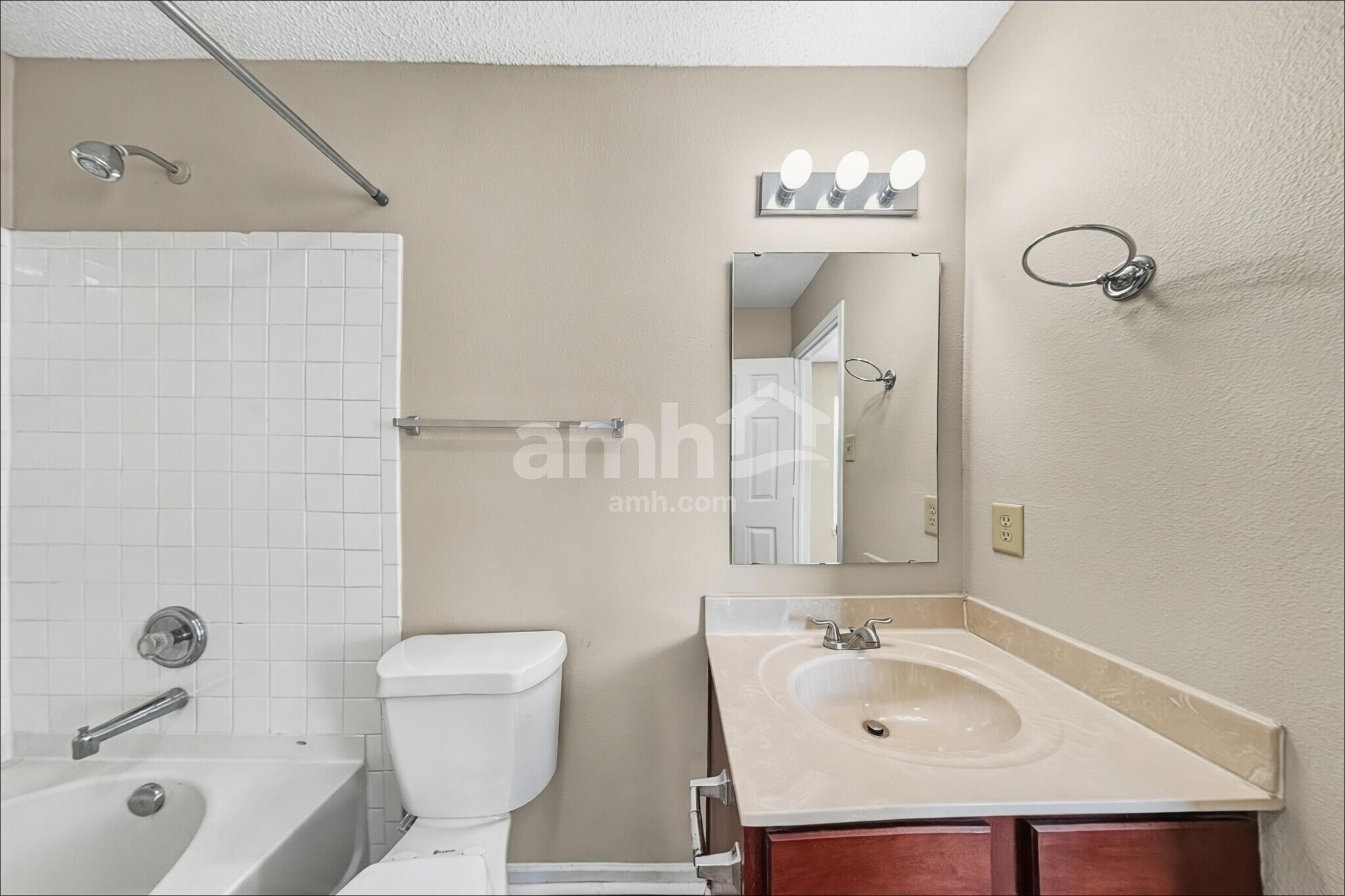 Building Photo - 6711 Earlswood Dr