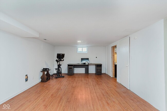 Building Photo - 2219 Fisher Ave
