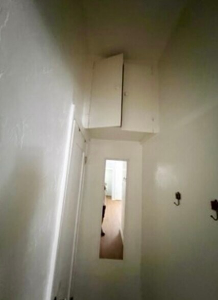 Building Photo - 6089 1/4 Cashio St