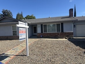 Building Photo - 1816 Fallon Ln