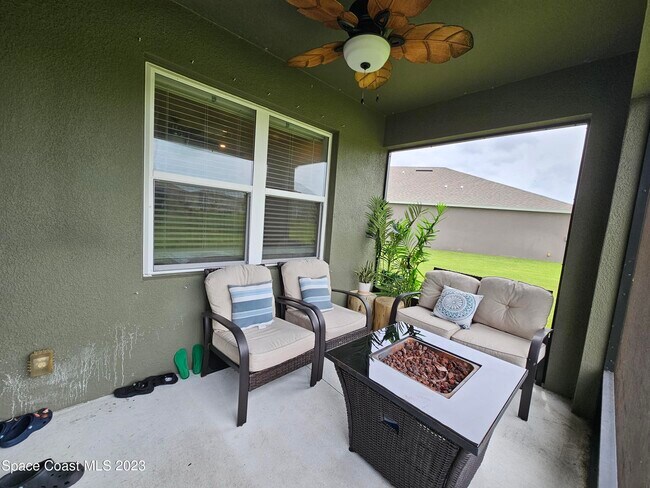 Building Photo - 445 Sorrento Dr