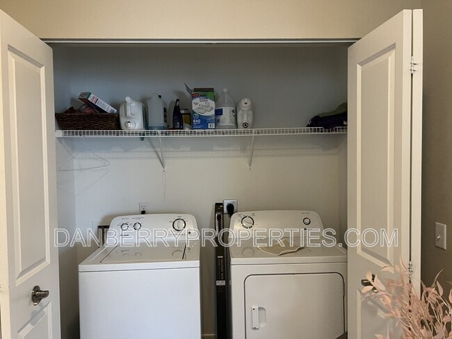 Building Photo - 1473 River Park Ln