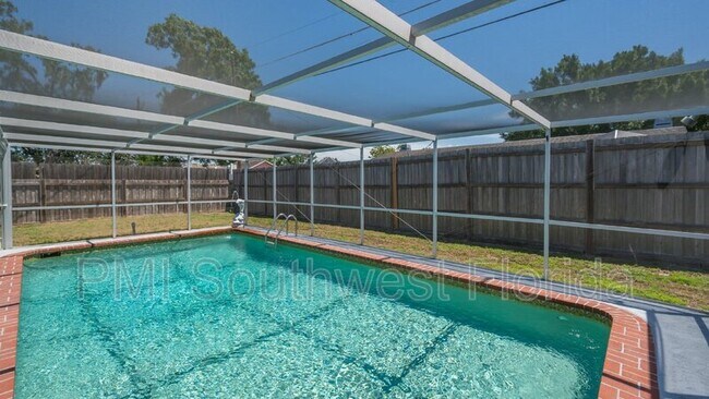 Building Photo - 3915 Allan Pl