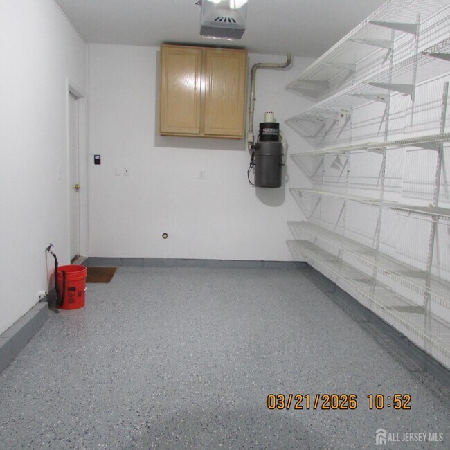 Building Photo - 29 Tall Oaks Ct