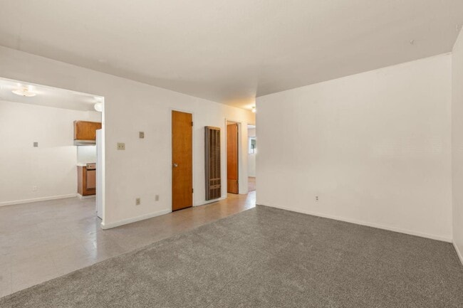 Building Photo - 311 7th St