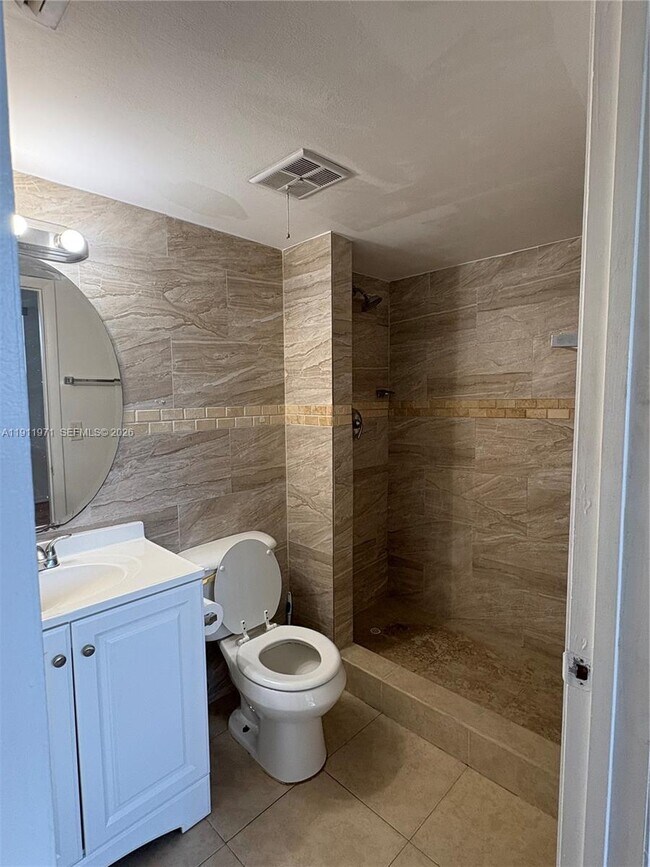 Building Photo - 1040 NW 80th Ave