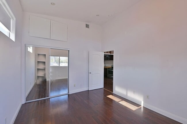 Building Photo - 7929 Blackburn Ave