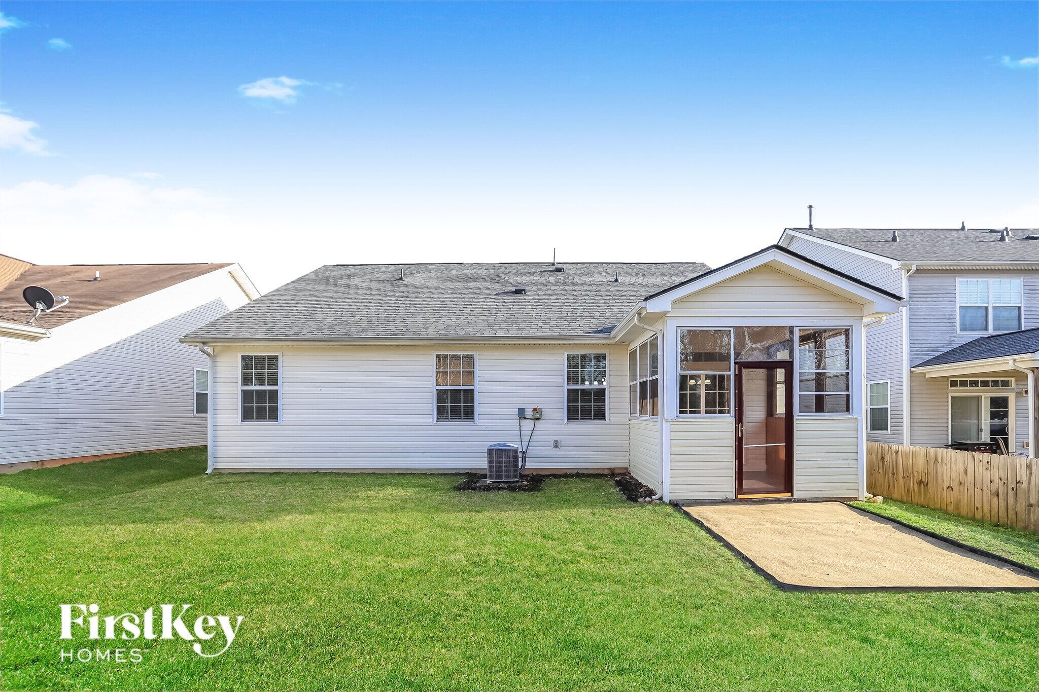 Building Photo - 182 Norwich Dr