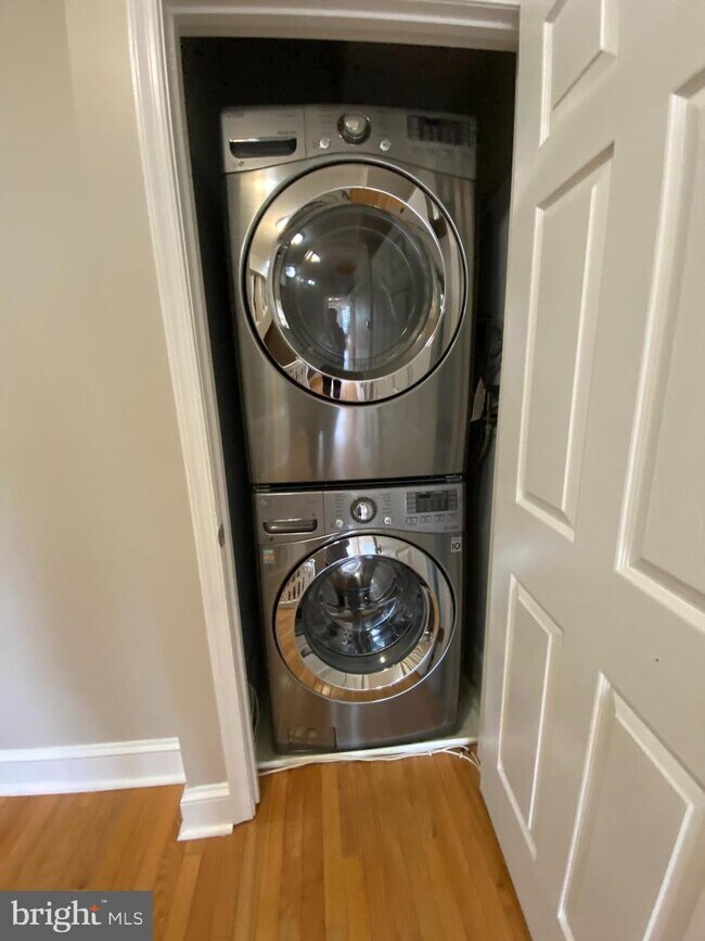 Building Photo - 19 T St NE