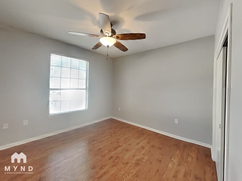 Building Photo - 288 Whispering Wind Dr