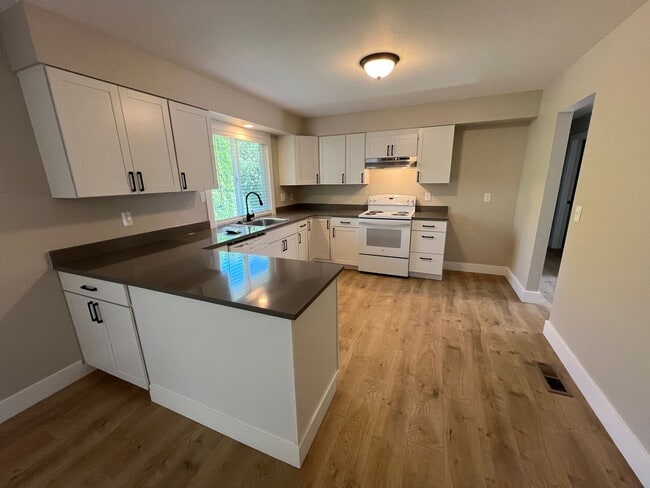 Building Photo - Remodeled 3 Bedroom in Gresham