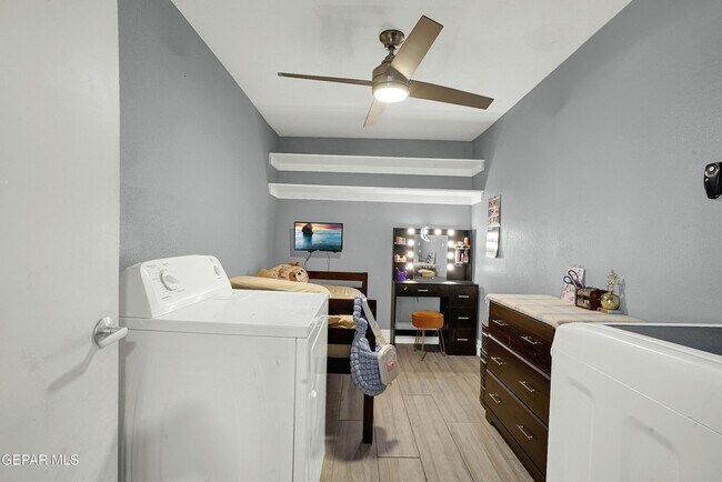 Building Photo - 1513 Fir St