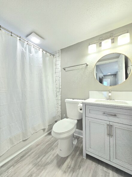 Building Photo - 1801 31st Ave N