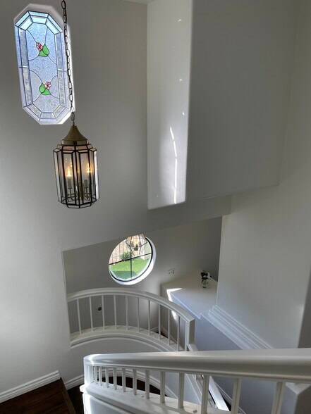 Building Photo - 29752 Strawberry Hill Dr