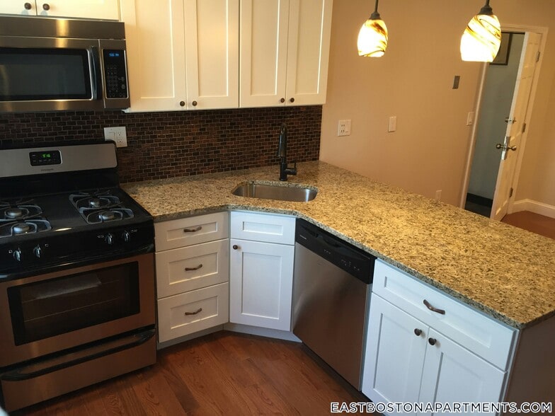 Building Photo - 349 Sumner St