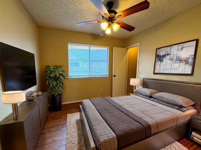 Building Photo - 1002 Great Britain Blvd