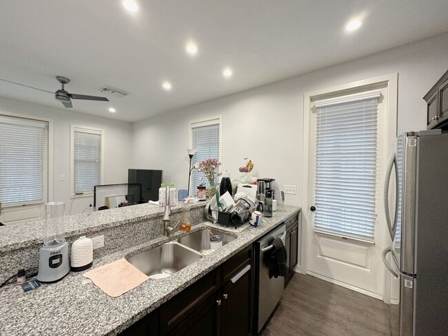 Building Photo - Rosemary Square - Lovely 3 Bedroom, 3 Bath...