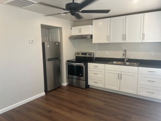 Building Photo - 8280 W Madison St