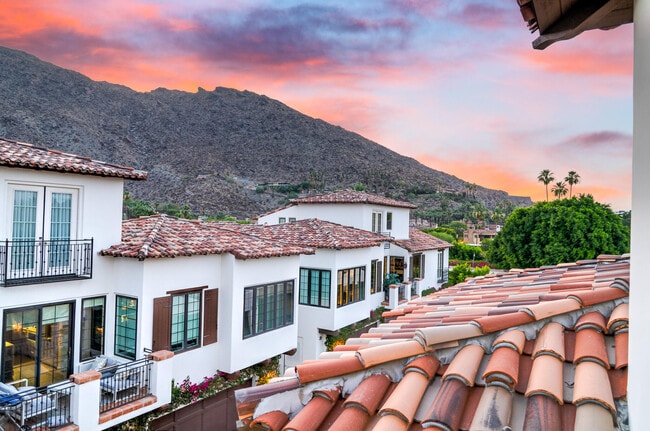 Building Photo - 233 Calle La Soledad