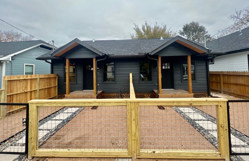 Building Photo - 407 Winnie St