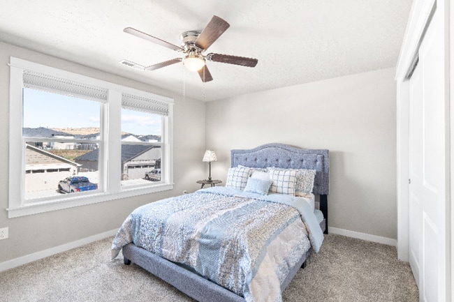 Building Photo - 10565 W Daylily Ave