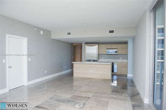 Building Photo - 16385 Biscayne Blvd