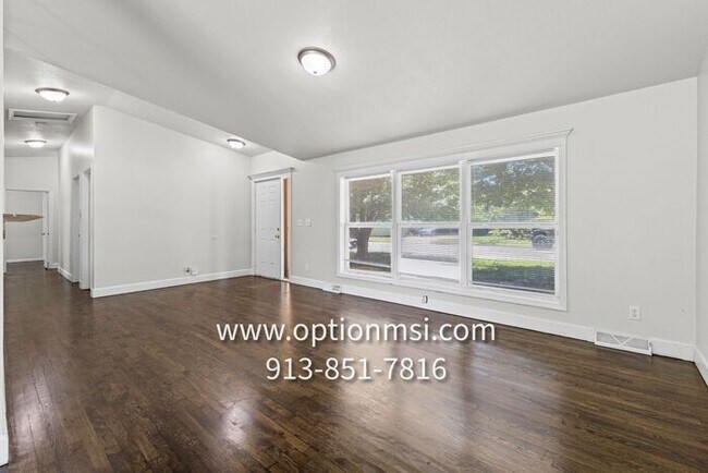 Building Photo - Cimarron Beauty- TRUE 4 bedroom, 2 bath, 1 car garage