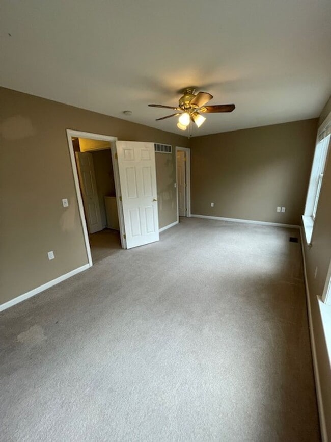Building Photo - 2 Bed 2.5 Bath Townhouse in Lititz