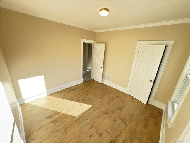 Building Photo - 89 S Cherry St