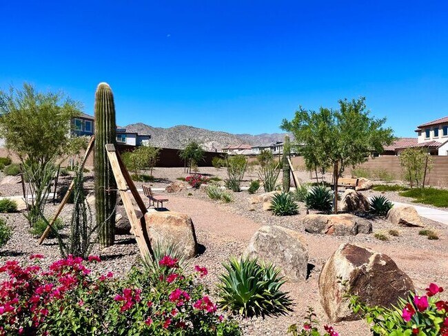 Building Photo - Home in Litchfield Park at Canyon Views! 5bd 3ba! Mountain Views!