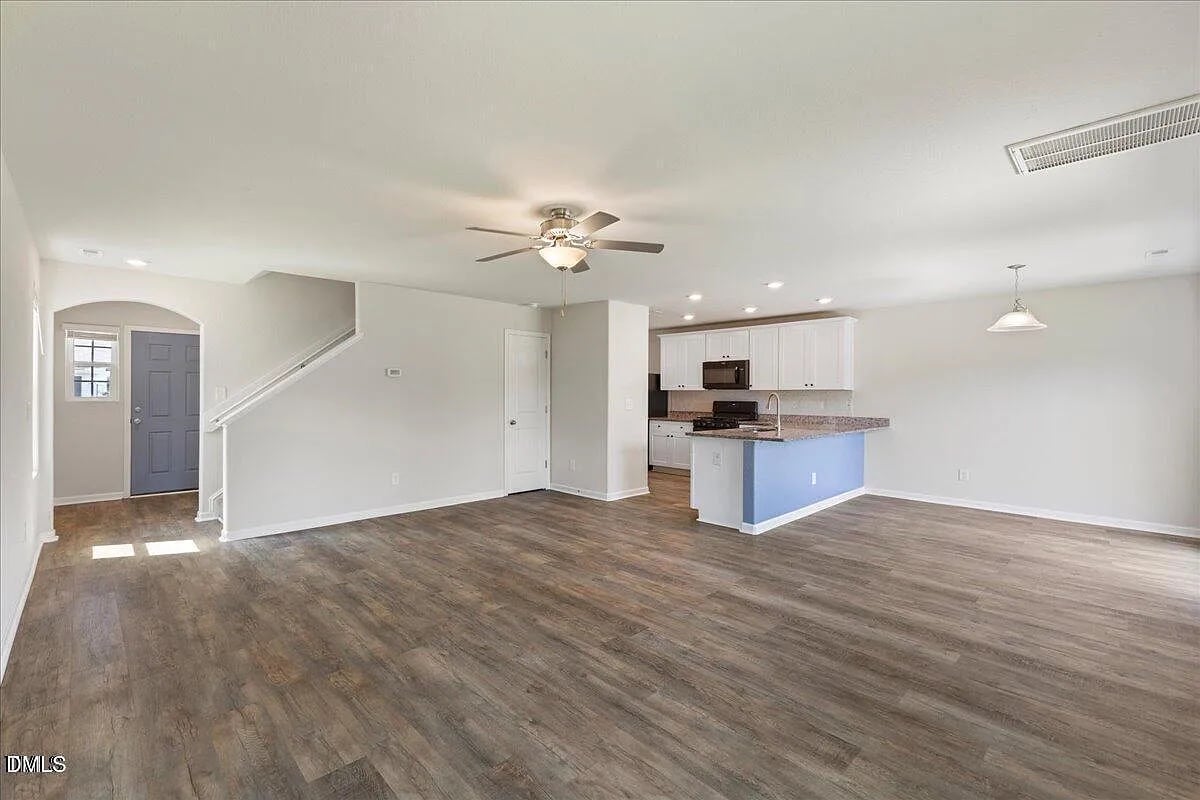 Building Photo - Room in House on Alderman Way