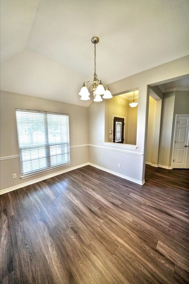 Building Photo - Stunning 4-Bedroom Home in Live Oak Hills,...