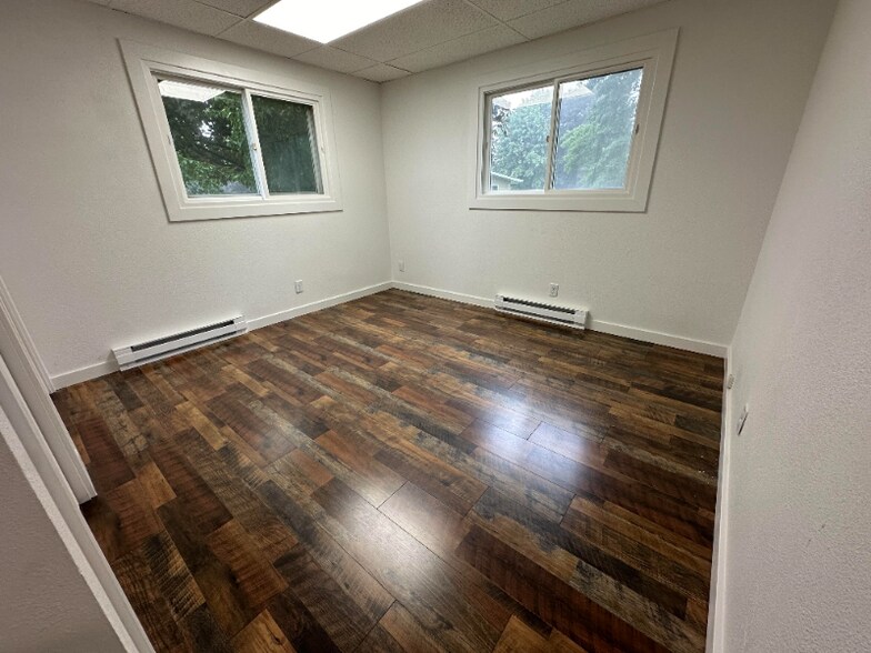 Building Photo - 124 Cherry Ave