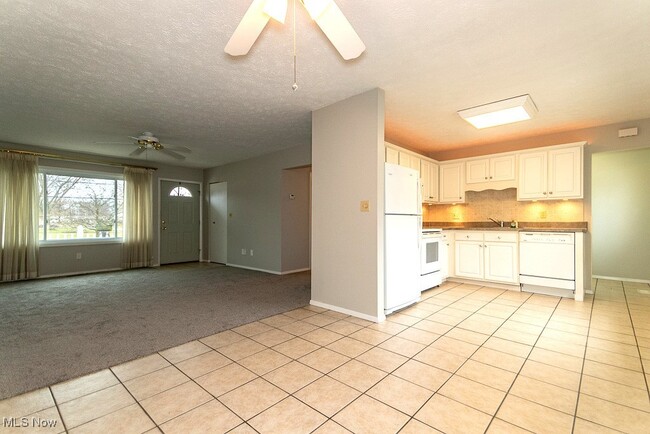 Building Photo - 6330 Cumberland Dr