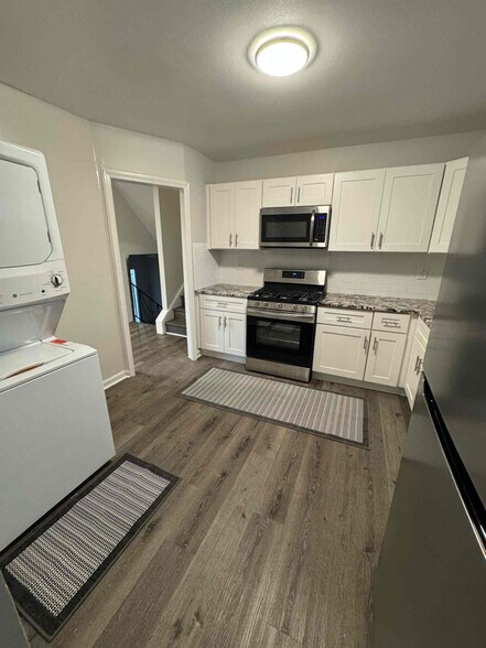 Building Photo - 12702 Country Ln