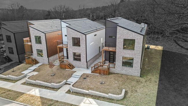 Building Photo - 485 S Happy Hollow Rd