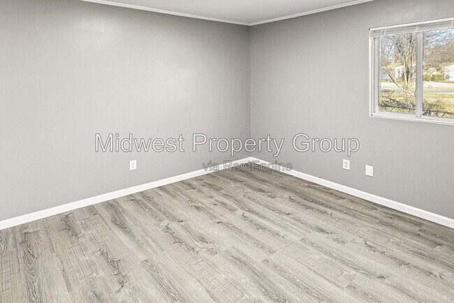 Building Photo - 2857 Dawnview Dr