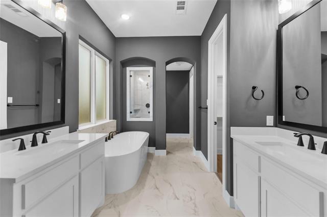 Building Photo - 15577 Desert Broom Rd