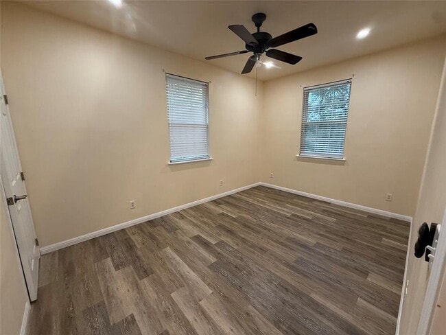 Building Photo - 975 State Hwy 95