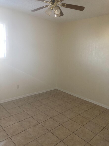 Building Photo - 505 Hackberry St