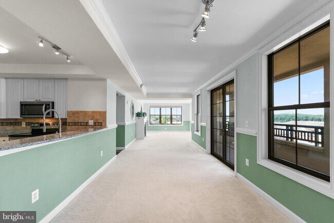 Building Photo - 485 Harbor Side St