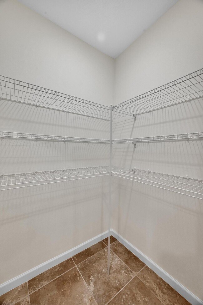 Building Photo - 2538 SE Rock Springs Dr