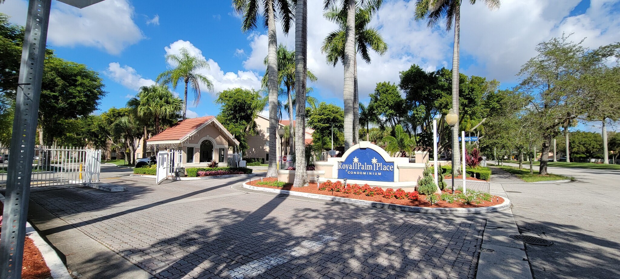 Building Photo - 10450 SW 157th Ct