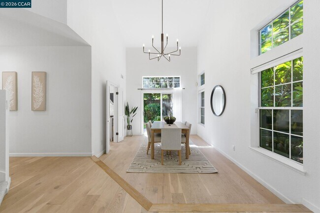 Building Photo - 601 Ambience Way