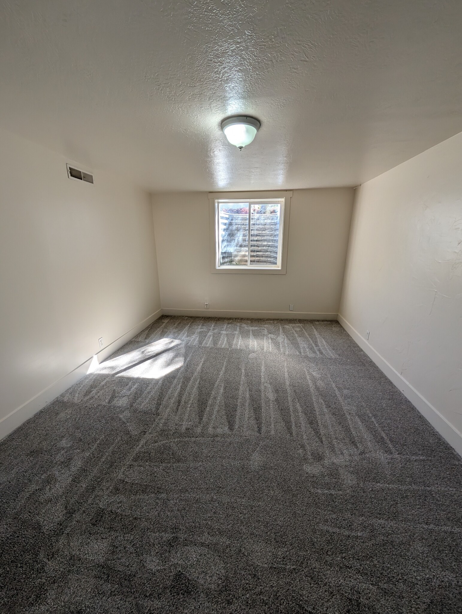 Building Photo - 155 E Griffith Rd