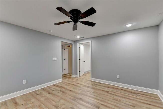 Building Photo - 478 Dorsey Cir SW